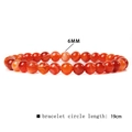 Detail van de 6mm rode agaat natuurstenen kralen armband met 19cm binnenomtrek - Rode Agaat (FD6801) / 6mm/19cm