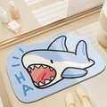 Tapis de bain requin bleu clair de forme irrégulière avec texte HA sur carrelage - 40*60cm / Requin Kasha