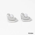 Orecchini a cuore in acciaio 316 con perla bianca e finitura argento lucido - Stile Cuore Pieno (PD3084)