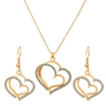 Goldenes Herz-Schmuckset mit Halskette und Ohrringen, verziert mit funkelnden Strasssteinen - KC Gold Eingelegtes Herz (5335)