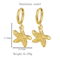 Gouden roestvrijstalen oorringen met getextureerde zeester hangers voor de zomerstijl - Zeester / Goud