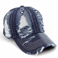 Détail de la casquette de baseball en jean bleu foncé avec design troué usé - Réglable / Bleu foncé