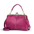 Bolso vintage magenta con cierre de boquilla de bronce retro y correa ajustable - Rojo Rosa Mate