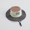 Dettaglio cappello sole bimbo multicolore con toppa logo montagna e cordino antivento - 55cm (6-12 Anni) / Grigio