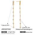 Dettaglio di orecchini pendenti in acciaio inossidabile con catene e zirconi chiari - Stile Nappina Lineare con Strass Tondi (JDE0207042)