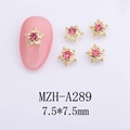 Makrofoto von 7,5mm sternförmigen Nagel-Schmuckstücken mit rosa Strass auf Goldrahmen - Goldene Basis Mit Rosa Strass Pentagramm (A289)