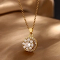 Elegante collana d'oro con ciondolo a diamante tondo halo su sfondo di seta lussuosa - Multicolore-giallo Dorato|collana-3 / Taglia Unica