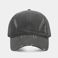 Détail de la casquette de baseball en coton gris anthracite avec des déchirures vintage - Réglable / Gris