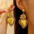 Retro-Ohrringe im Gothic-Stil mit goldenem Heiligem Herz und Flammendetails - Ohrstecker (2965) / Altgold