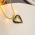 18K vergulde slangenketting met een hartvormige hanger van zwart emaille en zirkoon - Zwarte Hart Ketting (526)