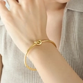 Bracciale rigido aperto a nodo placcato oro 18 carati dal design minimalista elegante - Stile Sottile (Z128) / Oro