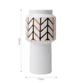 Grande vaso in ceramica bianca da 25cm con motivi chevron dorati e base cilindrica liscia - Vaso Geometrico Oro Bianco 13432-25 Grande