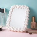 Miroir de maquillage blanc crème avec bordure ondulée et cadre minimaliste style nuage - Blanc Crème Carré