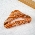 Elegant amber marble oil painting style acrylic hair claw clip with resin finish - Golden Sand - Triangle