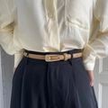 Cintura minimalista in pelle PU color cammello con fibbia ad ardiglione dorata - Cachi