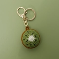 Porte-clés kiwi au crochet fait main avec fermoir en métal doré et texture en laine - Kiwi