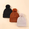 Klassieke gebreide mutsen voor kinderen met pompon in zwart, karamel en beige - Zwart + Karamel + Beige (Set Van 3)