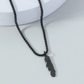 Collar minimalista con colgante de pluma negra y cadena veneciana de acero inoxidable - Negro