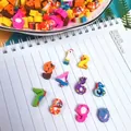 Set di mini gomme colorate a forma di numeri 1-9 con animali su un quaderno - Mini Tema Numeri