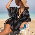 Detalle del vestido de playa en gasa negra con estampado de hojas blancas - S / Negro