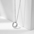 Collana con ciondolo rotondo in argento lucido e catena minimalista placcata oro 18K - Color Acciaio