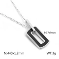 Collana minimalista con ciondolo quadrato fortunato in resina nera e acciaio - Color Acciaio