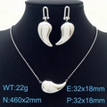 Conjunto de joyas de acero inoxidable plateado pulido con collar y pendientes de gota - Conjunto de collar y pendientes / Estilo Plateado (KS216340-KFC)
