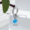 Silberne Ohrhänger mit hellblauem herzförmigem Zirkon und funkelnden Kristallen - Seeblau (1 Stück)