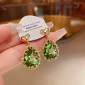 Vintage green resin teardrop earrings with star motif and pearl in golden finish - Gold Green Pearl Style