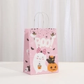 Dettaglio del sacchetto regalo rosa di Halloween con stampe di fantasmi, gatti e zucche - 446-4 Rosa Gatto Nero Fantasma