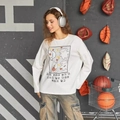 Λευκό βαμβακερό μακρυμάνικο T-shirt με χαριτωμένο σχέδιο σκύλου και στρογγυλή λαιμόκοψη - S / Λευκό