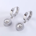 Pendientes de aro de acero inoxidable con números romanos y circón central brillante - Color acero