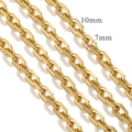 Detail view of 7mm and 10mm golden stainless steel Cuban chains with polished finish - 1 Meter (76g) / Gold