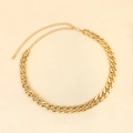 Dettaglio della cintura a catena in acrilico dorato con chiusura a moschettone - Oro (19282)