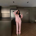 Ensemble en tricot rose deux pièces avec cardigan à col en V et pantalon large assorti - S / Rose