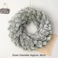 Couronne de Noël avec aiguilles de pin artificielles, flocage de neige et diamètre de 40cm - Couronne tombée de neige (diamètre extérieur environ 40 cm)