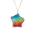Regenbogenfarbene Stern-Halskette mit goldener Kette und bunter Kristall-Struktur - Regenbogen Verlauf