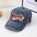 Berretto vintage blu navy lavato con ricamo Orlando rosso e dettagli di bordo consumati - Blu navy