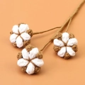 Tallo de flores de algodón hecho a mano a ganchillo con tres flores blancas y rama - Tallo de Algodón Pequeño