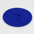 Boina clásica de lana azul real con textura de fieltro suave y detalle en la punta - M (56-58cm) / Azul zafiro