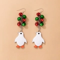Dettaglio orecchini di Natale con campanellini colorati e ciondoli a forma di pinguino - Pinguino e Campanelli