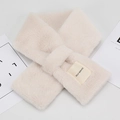 Écharpe douce en fausse fourrure beige avec étiquette SELF SERVICE, style hivernal - Adulte / Beige