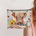 Detail of high-capacity highland cow makeup bag with sunflower and heart print patterns - Highland Cow Sunflower & Heart (jiayingpbb095)
