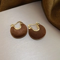 Orecchini a C floccati marroni con ganci dorati per un look vintage autunno e inverno - Cerchio - Color Caffè