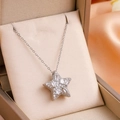 Collier avec pendentif étoile en oxydes de zirconium sur boîte à bijoux en satin - 9263-Argent