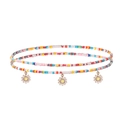 Détail de la chaîne de taille en perles colorées avec trois breloques de marguerites - #16 Style Marguerite Blanche