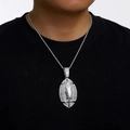 Silberner American Football Anhänger mit Strass an einer Kordelkette für Herren - Silber mit 20-Zoll-Kordelkette