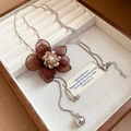 Brown mesh flower pendant necklace with champagne crystal in a wooden jewelry box - Necklace-Silver-Coffee