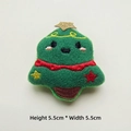 Detailed view of a green plush Christmas tree patch with gold stars, size 5.5 x 5.5 cm - Christmas Tree