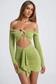 Abito corto attillato verde chiaro con spalle scoperte, ritagli in vita e arricciature - S / Verde